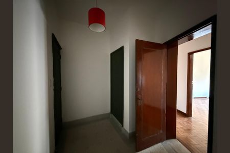 Corredor de apartamento para alugar com 3 quartos, 160m² em República, São Paulo