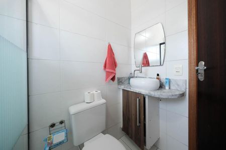 Casa à venda com 83m², 2 quartos e 2 vagasBanheiro da Suíte 1