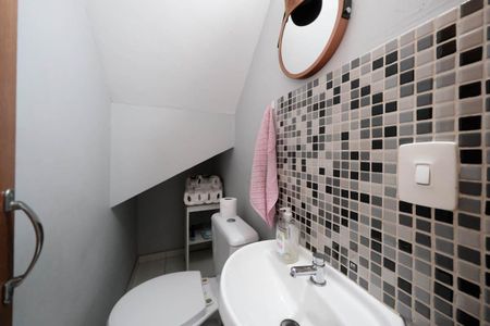 Casa à venda com 83m², 2 quartos e 2 vagasLavabo