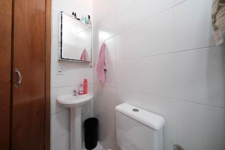 Casa à venda com 83m², 2 quartos e 2 vagasBanheiro da Suíte 2