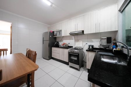 Casa à venda com 83m², 2 quartos e 2 vagasCozinha