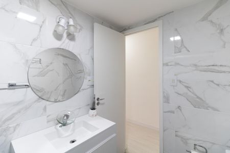 Apartamento para alugar com 72m², 2 quartos e 1 vaga Apartamento para alugar com 72m², 2 quartos e 1 vagaBanheiro