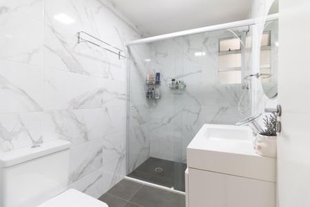 Apartamento para alugar com 72m², 2 quartos e 1 vaga Apartamento para alugar com 72m², 2 quartos e 1 vagaBanheiro