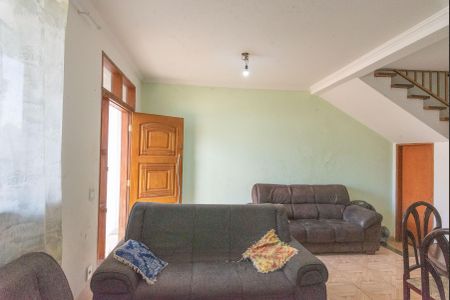 Casa à venda com 240m², 3 quartos e 4 vagasSala