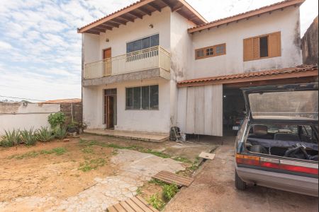 Casa à venda com 240m², 3 quartos e 4 vagasFachada