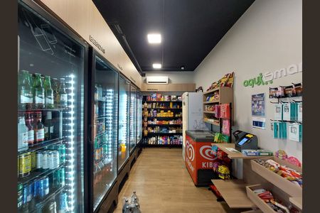 Apartamento para alugar com 36m², 2 quartos e 1 vaga Apartamento para alugar com 36m², 2 quartos e 1 vagaÁrea comum - Minimercado