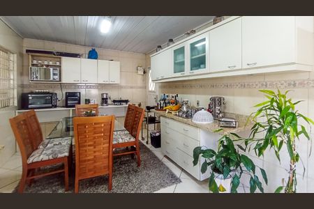 Casa à venda com 155m², 3 quartos e 5 vagas Casa à venda com 155m², 3 quartos e 5 vagasCozinha