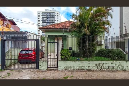 Casa à venda com 155m², 3 quartos e 5 vagas Casa à venda com 155m², 3 quartos e 5 vagasFachada