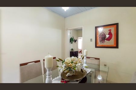 Casa à venda com 155m², 3 quartos e 5 vagas Casa à venda com 155m², 3 quartos e 5 vagasSala