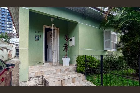 Casa à venda com 155m², 3 quartos e 5 vagas Casa à venda com 155m², 3 quartos e 5 vagasÁrea de Serviço