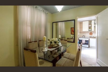 Sala de casa à venda com 3 quartos, 155m² em Jardim Botânico, Porto Alegre