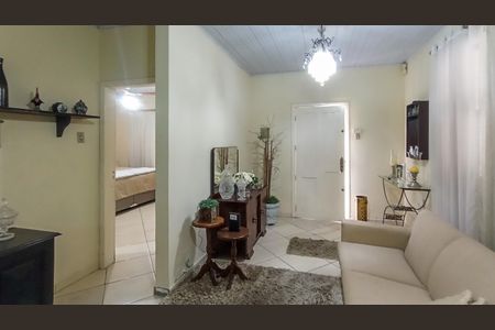 Casa à venda com 155m², 3 quartos e 5 vagas Casa à venda com 155m², 3 quartos e 5 vagasSala