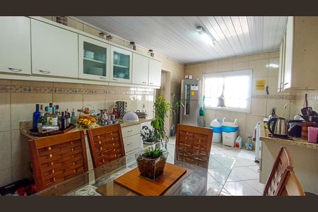 Casa à venda com 155m², 3 quartos e 5 vagas Casa à venda com 155m², 3 quartos e 5 vagasCozinha