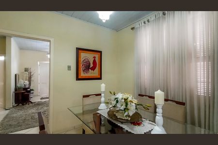 Casa à venda com 155m², 3 quartos e 5 vagas Casa à venda com 155m², 3 quartos e 5 vagasSala