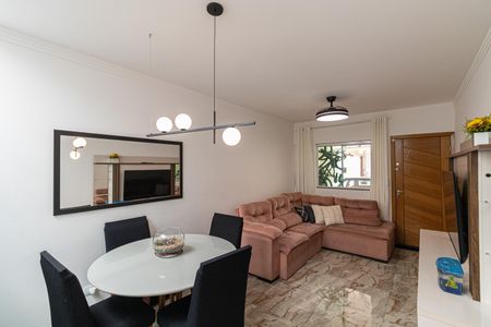 Casa à venda com 82m², 3 quartos e 2 vagasSala