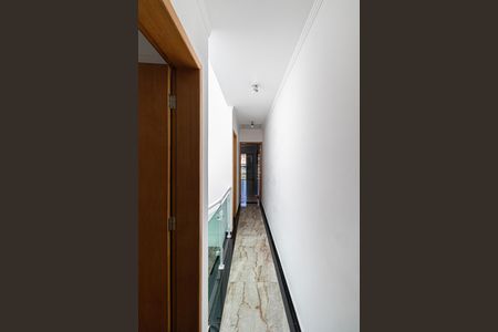 Casa à venda com 82m², 3 quartos e 2 vagasCorredor