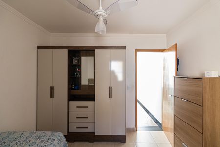 Casa à venda com 82m², 3 quartos e 2 vagasQuarto 2