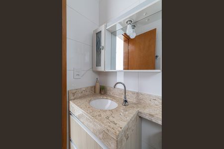 Casa à venda com 82m², 3 quartos e 2 vagasBanheiro