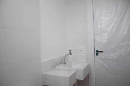 Apartamento à venda com 74m², 3 quartos e 2 vagasBanheiro da Suíte