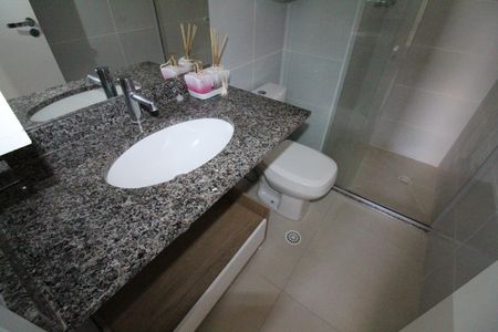 Apartamento para alugar com 65m², 2 quartos e 2 vagasBanheiro