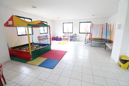 Apartamento para alugar com 65m², 2 quartos e 2 vagasÁrea comum - Brinquedoteca