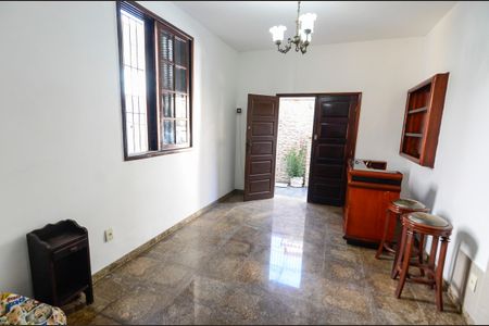Casa para alugar com 189m², 4 quartos e 1 vagaSala