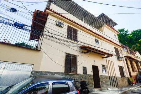 Casa para alugar com 189m², 4 quartos e 1 vagaFachada