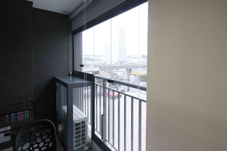 Studio para alugar com 28m², 1 quarto e sem vaga Studio para alugar com 28m², 1 quarto e sem vagaVaranda