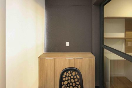 Studio para alugar com 28m², 1 quarto e sem vaga Studio para alugar com 28m², 1 quarto e sem vagaVaranda