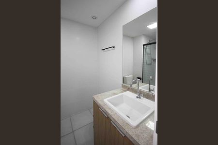 Studio para alugar com 28m², 1 quarto e sem vaga Studio para alugar com 28m², 1 quarto e sem vagaBanheiro