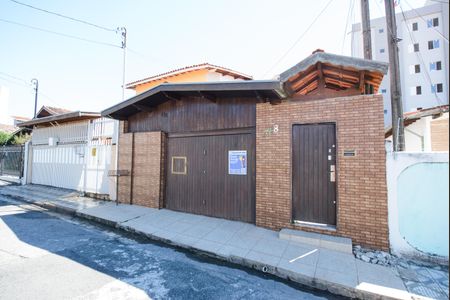 Casa para alugar com 215m², 3 quartos e 4 vagas Casa para alugar com 215m², 3 quartos e 4 vagasFachada da Casa