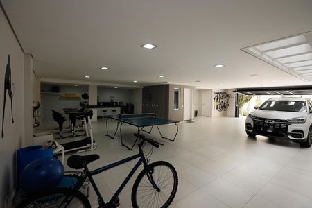 Casa de condomínio à venda com 450m², 4 quartos e 6 vagas Casa de condomínio à venda com 450m², 4 quartos e 6 vagasGaragem