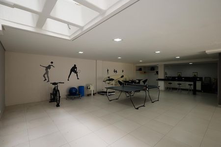 Casa de condomínio à venda com 450m², 4 quartos e 6 vagas Casa de condomínio à venda com 450m², 4 quartos e 6 vagasGaragem