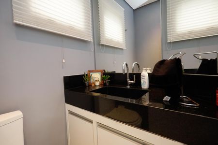 Casa de condomínio à venda com 450m², 4 quartos e 6 vagas Casa de condomínio à venda com 450m², 4 quartos e 6 vagasLavabo