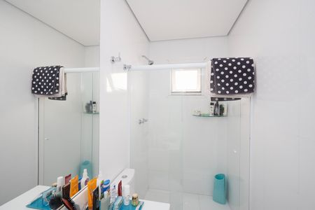 Casa de condomínio à venda com 450m², 4 quartos e 6 vagas Casa de condomínio à venda com 450m², 4 quartos e 6 vagasBanheiro da Suíte 3