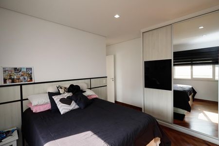 Casa de condomínio à venda com 450m², 4 quartos e 6 vagas Casa de condomínio à venda com 450m², 4 quartos e 6 vagasSuíte 2