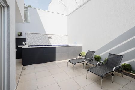 Casa de condomínio à venda com 450m², 4 quartos e 6 vagas Casa de condomínio à venda com 450m², 4 quartos e 6 vagasPiscina