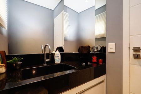 Casa de condomínio à venda com 450m², 4 quartos e 6 vagas Casa de condomínio à venda com 450m², 4 quartos e 6 vagasLavabo