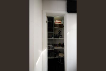 Casa de condomínio à venda com 450m², 4 quartos e 6 vagas Casa de condomínio à venda com 450m², 4 quartos e 6 vagasDespensa