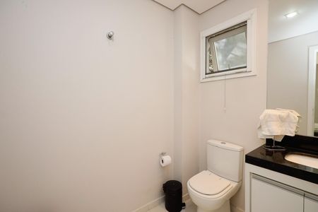 Casa de condomínio à venda com 450m², 4 quartos e 6 vagas Casa de condomínio à venda com 450m², 4 quartos e 6 vagasLavabo 3