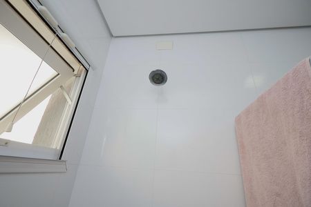 Casa de condomínio à venda com 450m², 4 quartos e 6 vagas Casa de condomínio à venda com 450m², 4 quartos e 6 vagasBanheiro da Suíte 4