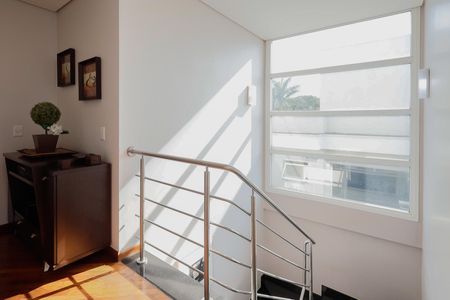 Casa de condomínio à venda com 450m², 4 quartos e 6 vagas Casa de condomínio à venda com 450m², 4 quartos e 6 vagasHall