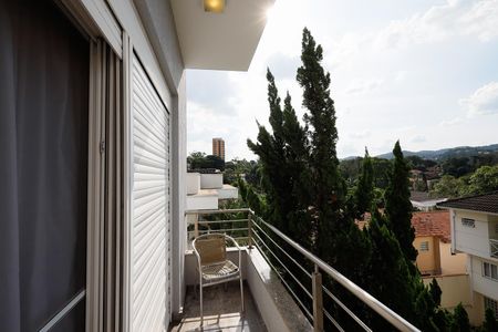 Casa de condomínio à venda com 450m², 4 quartos e 6 vagas Casa de condomínio à venda com 450m², 4 quartos e 6 vagasVaranda