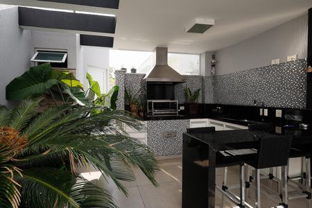 Casa de condomínio à venda com 450m², 4 quartos e 6 vagas Casa de condomínio à venda com 450m², 4 quartos e 6 vagasChurrasqueira