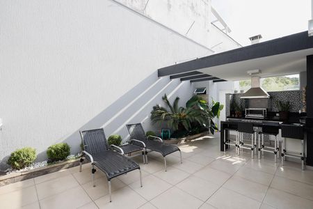 Casa de condomínio à venda com 450m², 4 quartos e 6 vagas Casa de condomínio à venda com 450m², 4 quartos e 6 vagasChurrasqueira