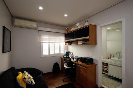 Casa de condomínio à venda com 450m², 4 quartos e 6 vagas Casa de condomínio à venda com 450m², 4 quartos e 6 vagasSuíte 4