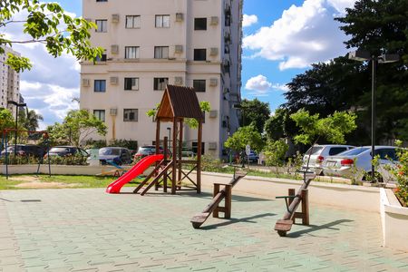 Apartamento para alugar com 52m², 2 quartos e 1 vaga Apartamento para alugar com 52m², 2 quartos e 1 vagaÁrea comum - Playground