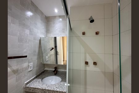 Apartamento para alugar com 107m², 2 quartos e 2 vagas Apartamento para alugar com 107m², 2 quartos e 2 vagasBanheiro da Suíte 1