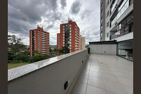 Apartamento para alugar com 107m², 2 quartos e 2 vagas Apartamento para alugar com 107m², 2 quartos e 2 vagasVaranda