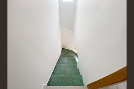 Escada de casa para alugar com 2 quartos, 60m² em Mooca, São Paulo